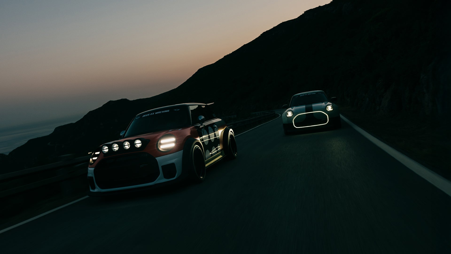 Con un profundo respeto por la artesanía, la cultura y las comunidades que las forman, la asociación entre MINI John Cooper Works y Deus Ex Machina cobra vida a través de dos autos únicos y personalizados: expresiones rodantes de un estilo de vida en el que el amor por la velocidad se encuentra con la creatividad y el diseño considerado.