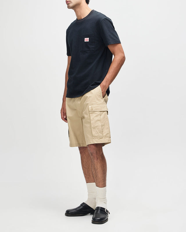 Camiseta de bolsillo con piezas y servicio - Negra