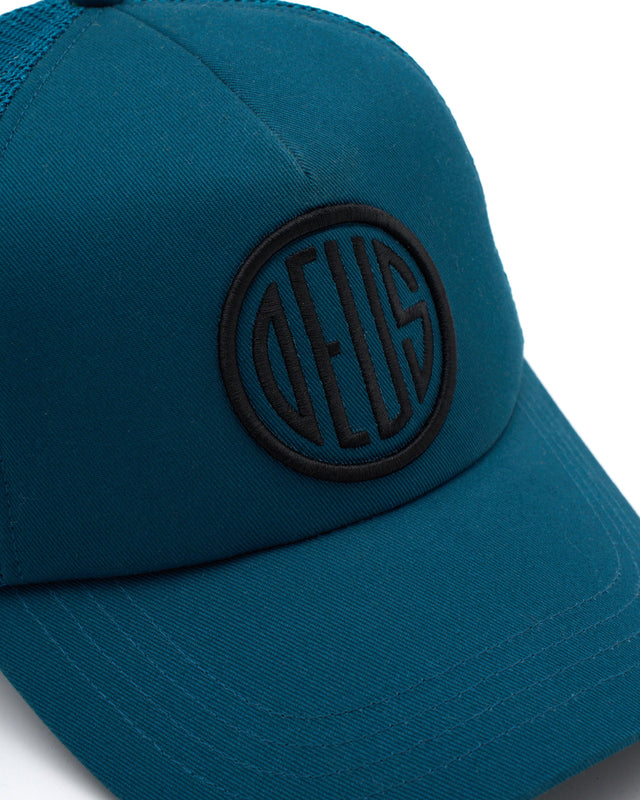 Camionero con el logotipo de la píldora azul legión